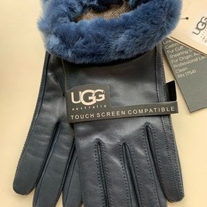 UGG TOUCH SCREEN COMPATIBLE GLOVES